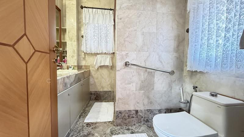 Semi-Detached At Goodman Road, Goodman Road, East Coast / Marine Parade, 6 Bedrooms, 3,000 sqft, Semi-Detached House For Sale, by Christine Chin, 21665512 - Bathroom - PropertyGuru.com.sg