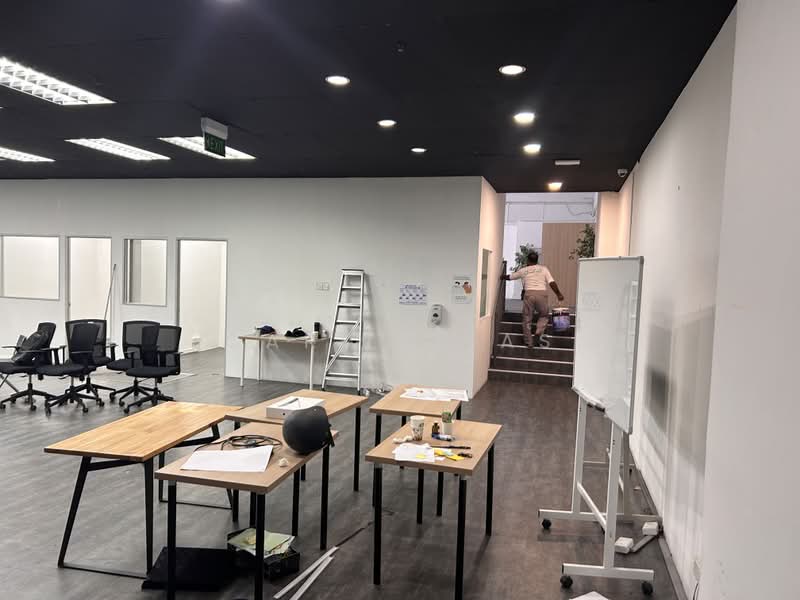Henderson Building, 221 Henderson Road, 2,175 sqft, Light Industrial (B1) For Rent, by Carl Elias, 21671159 - CommercialGuru.com.sg