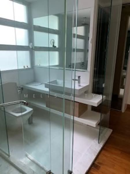 The Sound, 539 East Coast Road, 3 Bedrooms, 1,130 sqft, Condominium For Rent, by Melissa Tye, 21689367 - Master bathroom - PropertyGuru.com.sg
