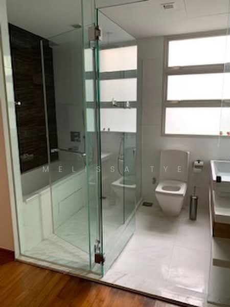 The Sound, 539 East Coast Road, 3 Bedrooms, 1,130 sqft, Condominium For Rent, by Melissa Tye, 21689367 - Master Bathroom Long Bath - PropertyGuru.com.sg
