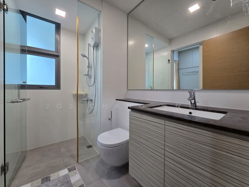 Double Bay Residences, 21C Simei Street 4, 4 Bedrooms, 1,560 sqft, Condominium For Rent, by Jos Chang 张仪楠, 21694801 - Common Bathroom - PropertyGuru.com.sg