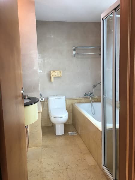 Queens, 12 Stirling Road, 3 Bedrooms, 1,184 sqft, Condominium For Rent, by Valerie Lee, 21703922 - PropertyGuru.com.sg