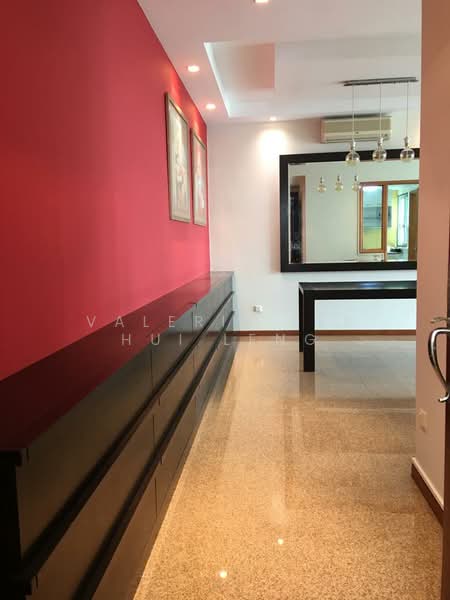 Queens, 12 Stirling Road, 3 Bedrooms, 1,184 sqft, Condominium For Rent, by Valerie Lee, 21703922 - PropertyGuru.com.sg