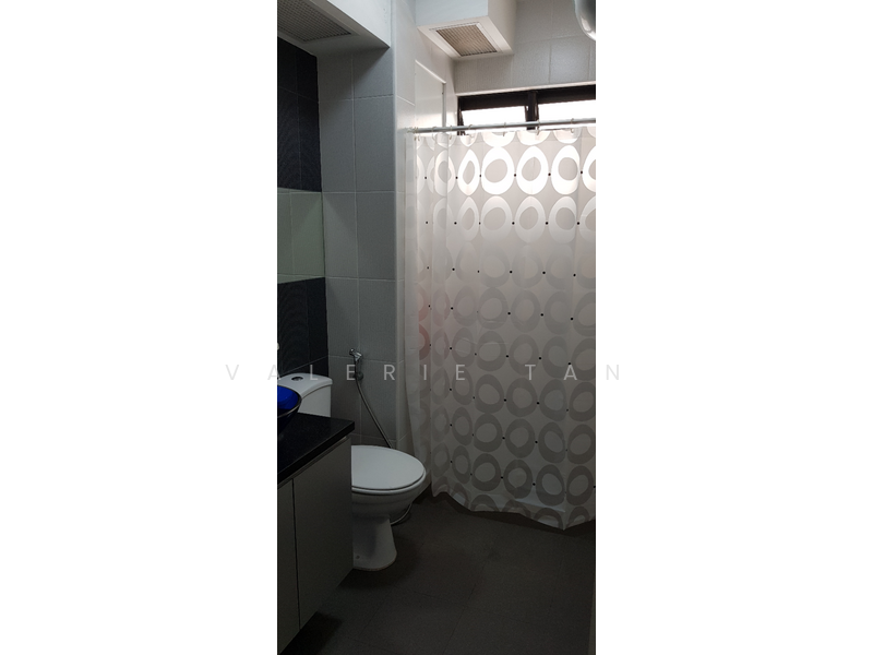 28C Dover Crescent, 28C Dover Crescent, 3 Bedrooms, 1,023 sqft, HDB Flat For Rent, by Valerie Tan, 21704348 - Bathroom - PropertyGuru.com.sg