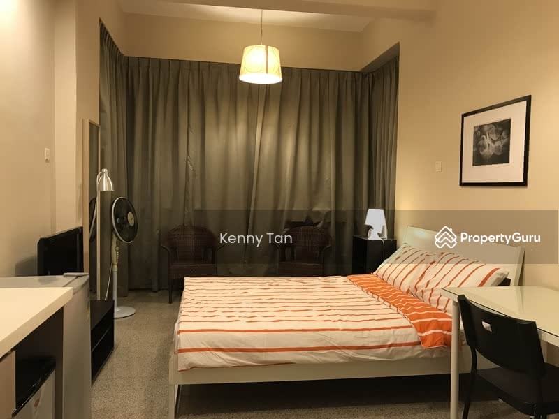 For Rent - Lakepoint Condo