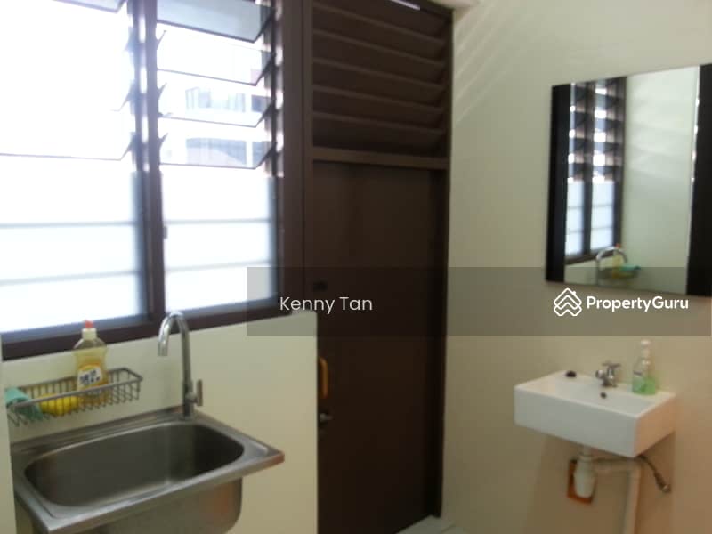 For Rent - Lakepoint Condo