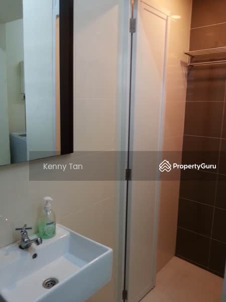 For Rent - Lakepoint Condo
