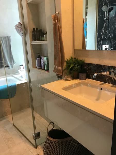 Parvis, 18 Holland Hill, 3 Bedrooms, 1,701 sqft, Condominium For Rent, by Danny Chan, 21708062 - PropertyGuru.com.sg