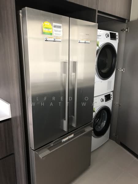North Park Residences, 27 Yishun Central 1, 4 Bedrooms, 1,098 sqft, Condominium For Rent, by Alfred Ong Whatt Wah, 21710721 - Kitchen Fridge washing machine dryer - PropertyGuru.com.sg
