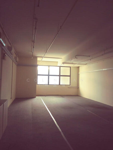 Woodlands Bizhub, 190 Woodlands Industrial Park E5, 330 sqft, Factory / Workshop (B2) For Rent, by Colin Tan, 21713012 - Woodlands Bizhub - Inside of 926sf room - CommercialGuru.com.sg