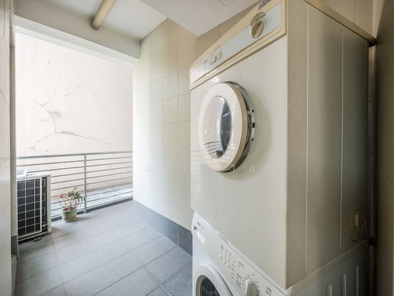 Hullet Rise, 6 Hullet Road, 3 Bedrooms, 1,147 sqft, Condominium For Rent, by Koobin Tan, 21722686 - Backyard Laundry Area - PropertyGuru.com.sg