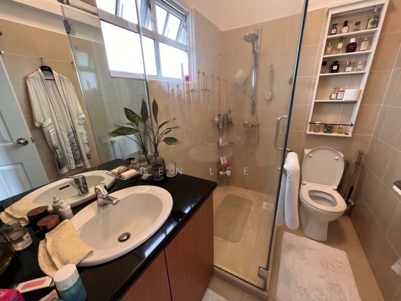 Namly drive bukit timah semi detached house rent lease, Namly drive, 4 Bedrooms, 3,500 sqft, Semi-Detached House For Rent, by Ben Lee, 21729933 - Master ensuite bathroom - PropertyGuru.com.sg