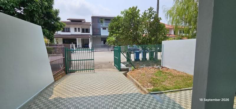 Li Hwan Drive, Hougang / Punggol / Sengkang, 3 Bedrooms, 2,000 sqft, Terraced House For Rent, by Vincent Tan, 21733950 - Exterior - PropertyGuru.com.sg