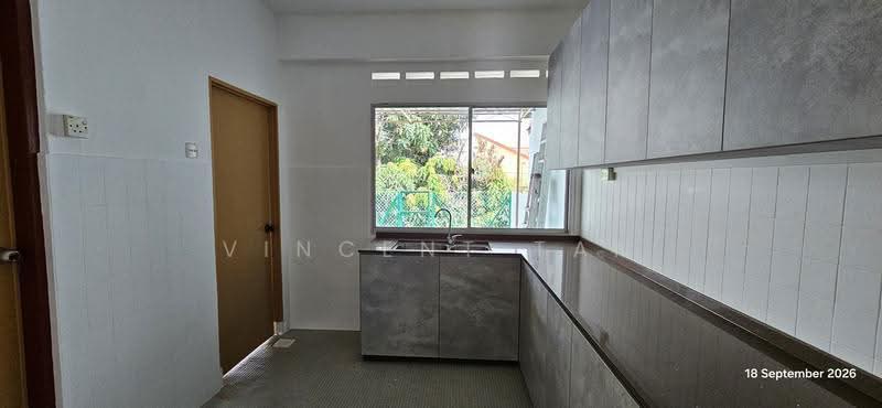 Li Hwan Drive, Hougang / Punggol / Sengkang, 3 Bedrooms, 2,000 sqft, Terraced House For Rent, by Vincent Tan, 21733950 - Kitchen - PropertyGuru.com.sg