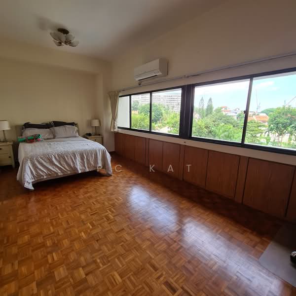 Village Tower, 35 Mount Sinai Rise, 4 Bedrooms, 2,700 sqft, Condominium For Rent, by PC Kat, 21740694 - Master Bedroom - PropertyGuru.com.sg
