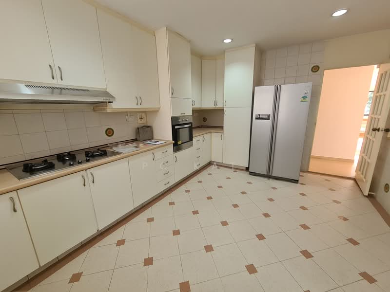 Village Tower, 35 Mount Sinai Rise, 4 Bedrooms, 2,700 sqft, Condominium For Rent, by PC Kat, 21740694 - PropertyGuru.com.sg