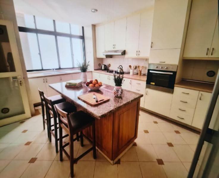 Village Tower, 35 Mount Sinai Rise, Tanglin / Holland / Bukit Timah, 4 Bedrooms, 2,700 sqft, Condominium For Rent, by PC Kat, 21740694 - Kitchen - PropertyGuru.com.sg