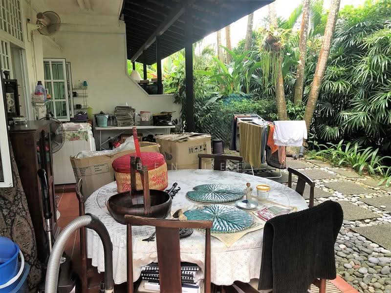 Namly drive bukit timah semi detached house rent lease, Namly drive, 4 Bedrooms, 3,500 sqft, Semi-Detached House For Rent, by Ben Lee, 21745531 - backyard - PropertyGuru.com.sg