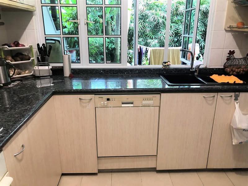 Namly drive bukit timah semi detached house rent lease, Namly drive, 4 Bedrooms, 3,500 sqft, Semi-Detached House For Rent, by Ben Lee, 21745531 - dish washer, renovated kitchen - PropertyGuru.com.sg