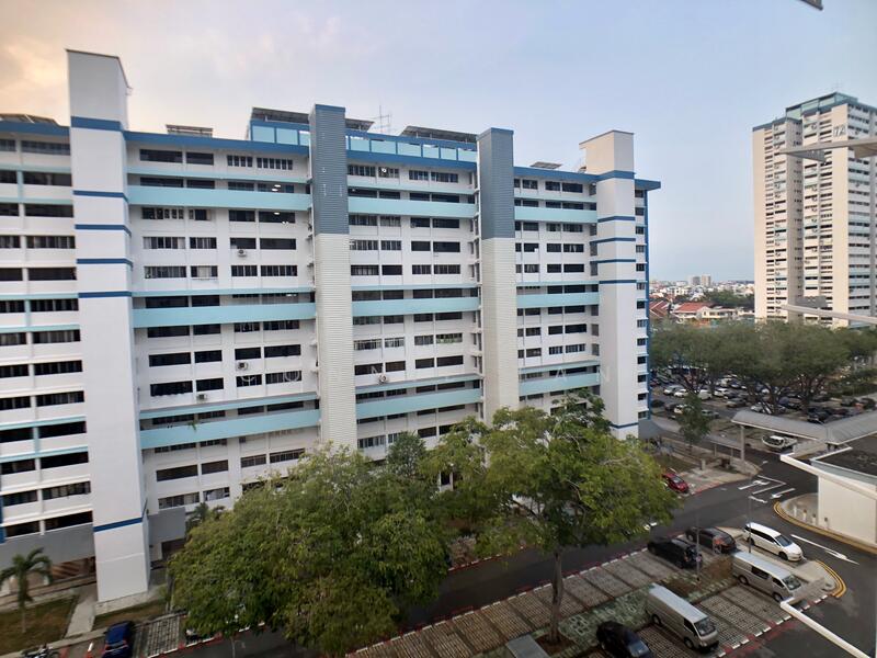 High Floor & not densely packed!