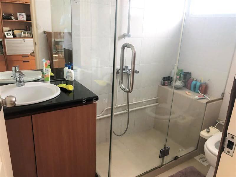 Namly drive bukit timah semi detached house rent lease, Namly drive, Tanglin / Holland / Bukit Timah, 3 Bedrooms, 3,500 sqft, Semi-Detached House For Rent, by Ben Lee, 21747137 - common bathroom at 2nd floor - PropertyGuru.com.sg