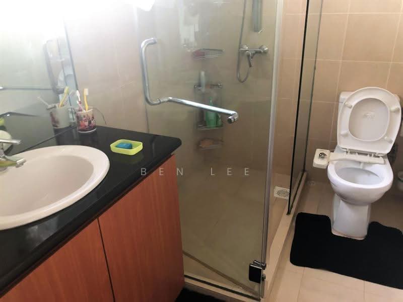 Namly drive bukit timah semi detached house rent lease, Namly drive, Tanglin / Holland / Bukit Timah, 3 Bedrooms, 3,500 sqft, Semi-Detached House For Rent, by Ben Lee, 21747137 - master attach bathroom ensuite - PropertyGuru.com.sg