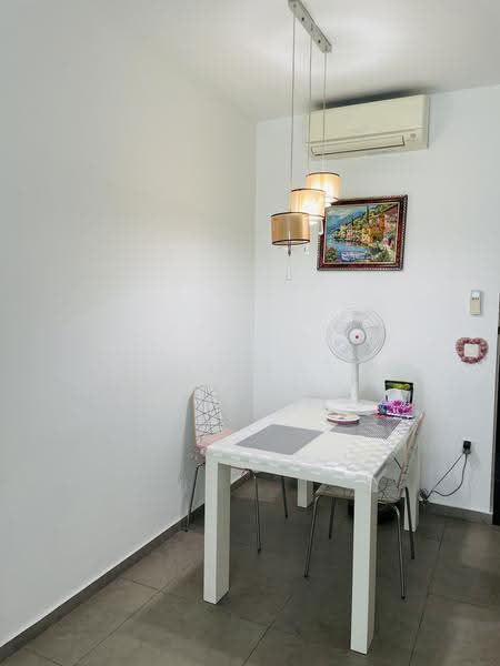The Minton, 12A Hougang Street 11, Hougang / Punggol / Sengkang, 3 Bedrooms, 1,087 sqft, Condominium For Sale, by Gilbert Tiew, 21748539 - Dining Room - PropertyGuru.com.sg