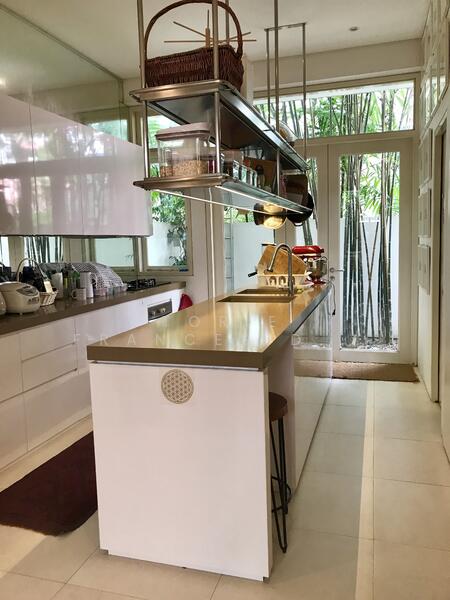 Lovely kitchen with an outdoor, green patio