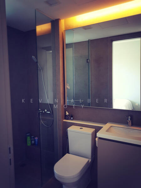 Stratum, 80 Elias Road, Room Rental, 110 sqft, Condominium For Rent, by Kevin Albert Moey, 21753402 - Jr Master attached Bath - PropertyGuru.com.sg