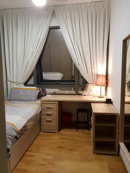 Stratum, 80 Elias Road, Room Rental, 110 sqft, Condominium For Rent, by Kevin Albert Moey, 21753402 - Common room, no need to share bathroom as there are 4 bathrooms in house n max 4 ppl stay - PropertyGuru.com.sg