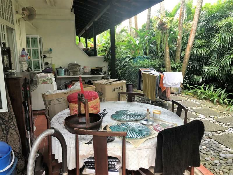 Namly drive bukit timah semi detached house rent lease, Namly drive, 4 Bedrooms, 3,500 sqft, Semi-Detached House For Rent, by Ben Lee, 21760037 - backyard - PropertyGuru.com.sg