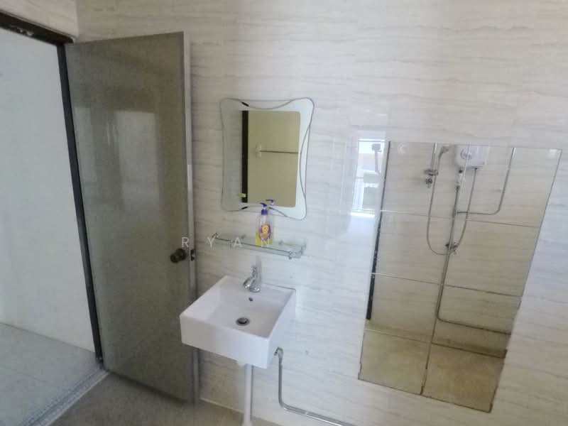 Tanjong Katong Road near Jalan Seaview, , 5 Bedrooms, 2,100 sqft, Semi-Detached House For Rent, by Ryan Yeo, 21774081 - PropertyGuru.com.sg