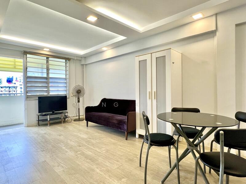 Spacious living room