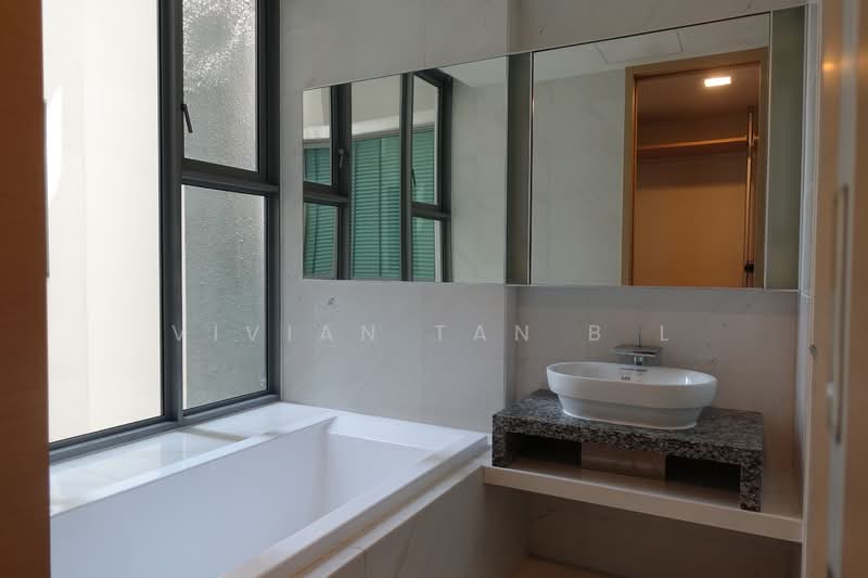 The Residences at W Sentosa Cove, 7 Ocean Way, 4 Bedrooms, 2,067 sqft, Condominium For Rent, by Vivian Tan B L, 21777345 - Modern and clean Master Bathroom - PropertyGuru.com.sg