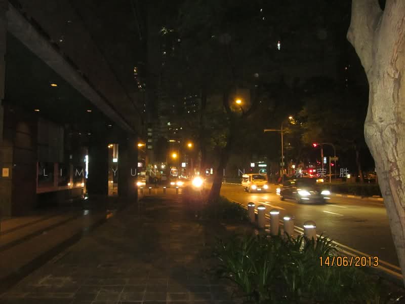 5 Hoe Chiang Road, 5 Hoe Chiang Road, 5 Bedrooms, 1,000 sqft, Walk-up Apartment For Rent, by Robert Lim Yung Sing 林榮燊, 21779844 - Ground Floor Shops - PropertyGuru.com.sg