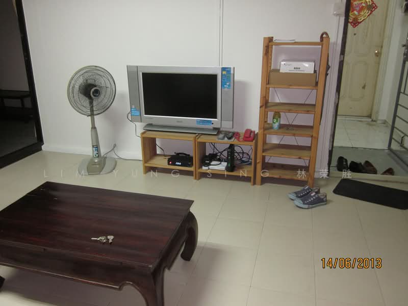 5 Hoe Chiang Road, 5 Hoe Chiang Road, 5 Bedrooms, 1,000 sqft, Walk-up Apartment For Rent, by Robert Lim Yung Sing 林榮燊, 21779844 - Living - PropertyGuru.com.sg