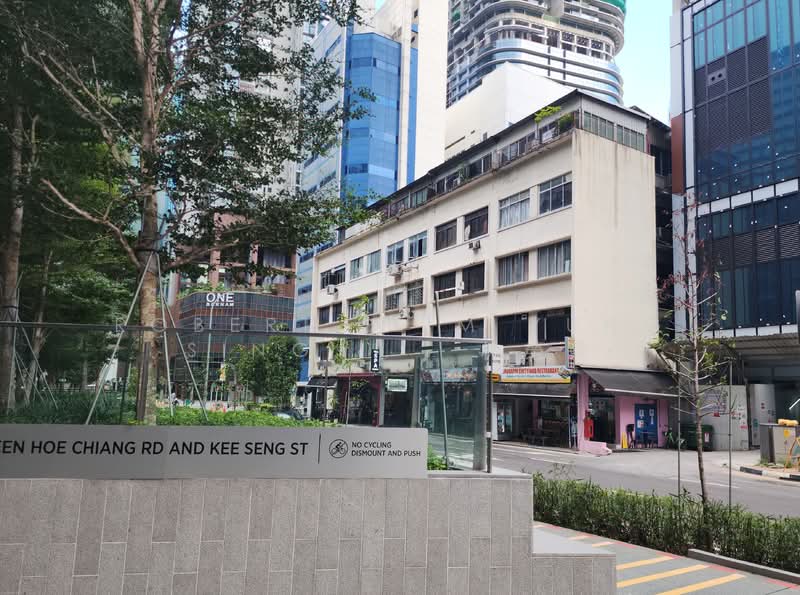 5 Hoe Chiang Road, 5 Hoe Chiang Road, 3 Bedrooms, 800 sqft, Walk-up Apartment For Rent, by Robert  Lim Yung  Sing     林榮燊, 21779844 - PropertyGuru.com.sg