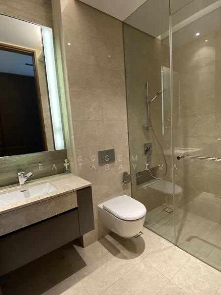 Gramercy Park, 57 Grange Road, 4 Bedrooms, 2,626 sqft, Condominium For Rent, by Assem Baltabayeva, 21782199 - Junior Master Bathroom - PropertyGuru.com.sg