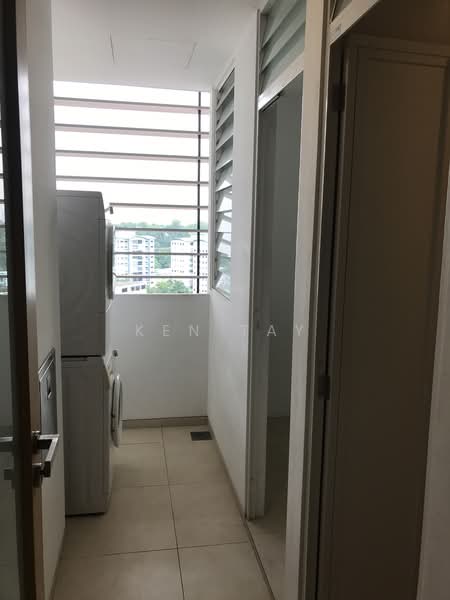 Urban Suites @ Hullet Road, 1 Hullet Road, 3 Bedrooms, 1,615 sqft, Condominium For Rent, by Ken Tay, 21784631 - Yard / Helperâs room / Helperâs toilet - PropertyGuru.com.sg