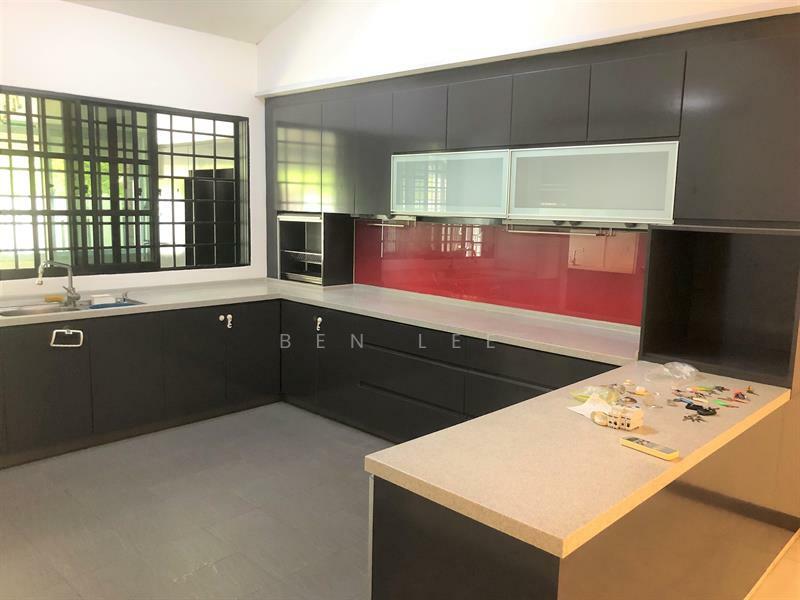 spacious dry kitchen