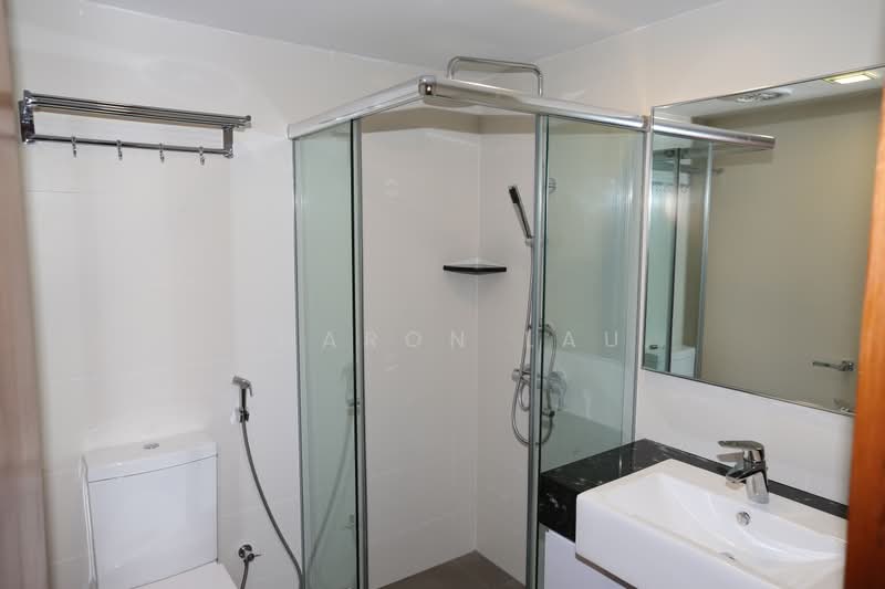 4 Bukit Ayer Molek, 4 Bukit Ayer Molek, Clementi Park / Upper Bukit Timah, 6 Bedrooms, 2,801 sqft, Detached House For Sale, by Sharon Lau, 21797077 - Bathroom - PropertyGuru.com.sg