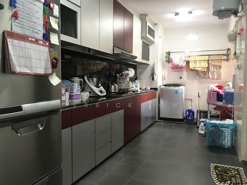 25B Jalan Membina, 25B Jalan Membina, 3 Bedrooms, 1,184 sqft, HDB Flat For Rent, by Derrick Low, 21798277 - Kitchen - PropertyGuru.com.sg