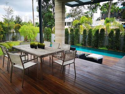 For Rent - Lornie Road Brand almost new Designer Bungalow for rent