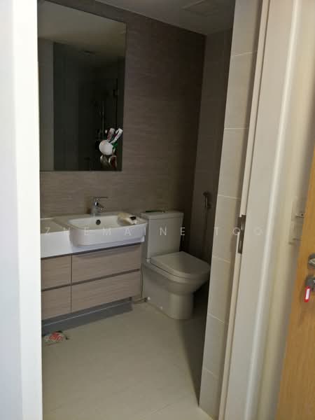 The Lakefront Residences, 42 Lakeside Drive, 3 Bedrooms, 1,300 sqft, Condominium For Rent, by Zhemaine Too, 21813590 - PropertyGuru.com.sg