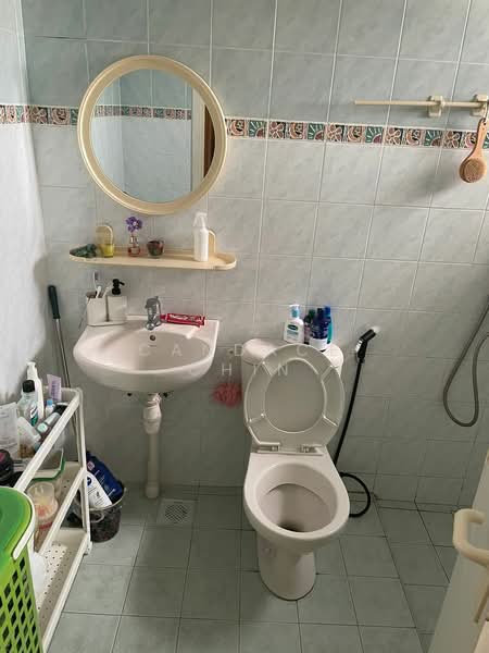 393 Bukit Batok West Avenue 5, 393 Bukit Batok West Avenue 5, 2 Bedrooms, 968 sqft, HDB Flat For Rent, by Candace Chin, 21813632 - PropertyGuru.com.sg