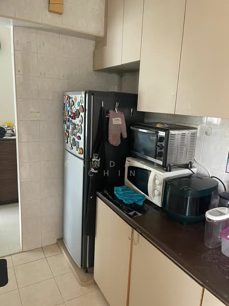 393 Bukit Batok West Avenue 5, 393 Bukit Batok West Avenue 5, 2 Bedrooms, 968 sqft, HDB Flat For Rent, by Candace Chin, 21813632 - PropertyGuru.com.sg