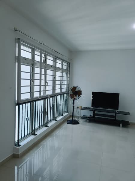 393 Bukit Batok West Avenue 5, 393 Bukit Batok West Avenue 5, 2 Bedrooms, 968 sqft, HDB Flat For Rent, by Candace Chin, 21813632 - PropertyGuru.com.sg