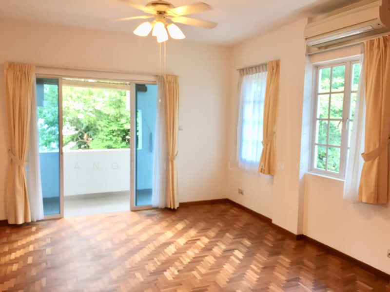Corner Semi D Balmoral Park, 32C Balmoral Park, 5 Bedrooms, 3,200 sqft, Semi-Detached House For Rent, by Angeline Liang, 21813722 - MASTER BEDROOM WITH BALCONY AND CEILING FAN - PropertyGuru.com.sg