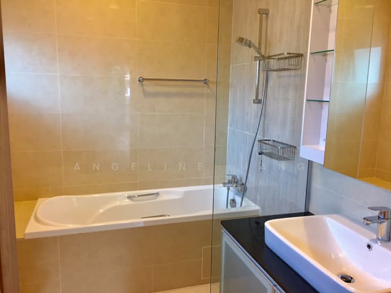 Corner Semi D Balmoral Park, 32C Balmoral Park, 5 Bedrooms, 3,200 sqft, Semi-Detached House For Rent, by Angeline Liang, 21813722 - MASTER BATHROOM - PropertyGuru.com.sg