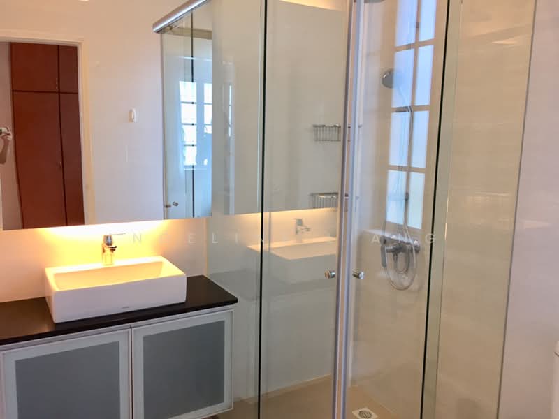 Corner Semi D Balmoral Park, 32C Balmoral Park, 5 Bedrooms, 3,200 sqft, Semi-Detached House For Rent, by Angeline Liang, 21813722 - ATTACHED TOILET FOR BEDROOM 4 - PropertyGuru.com.sg